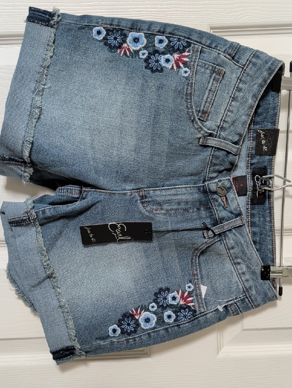 Earl Jeans Light Blue Embroidered Denim Ankle Shorts